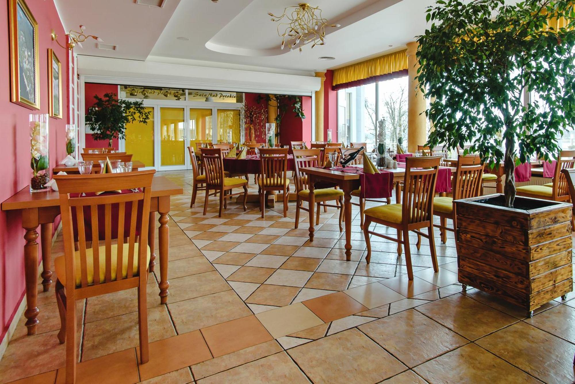 Hotel Pietrak Wągrowiec Exterior photo